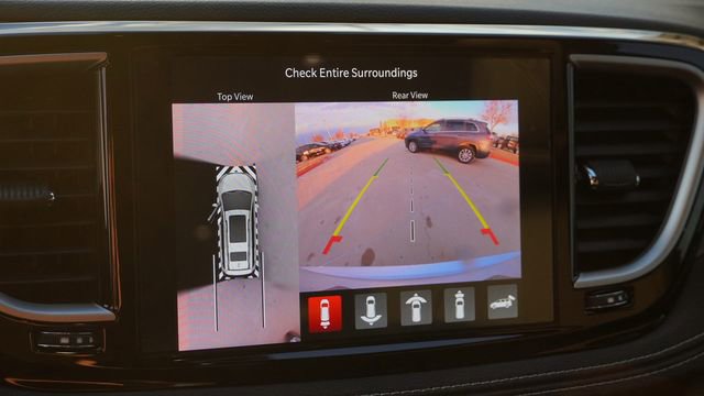 New 2026 Chrysler Pacifica Select image 21