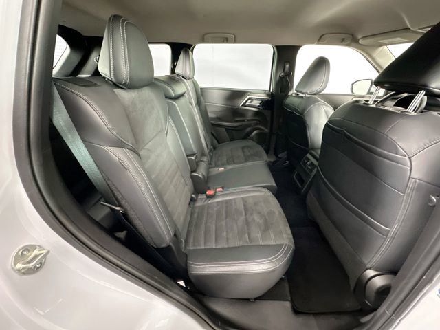 Used 2022 Mitsubishi Outlander SE image 26