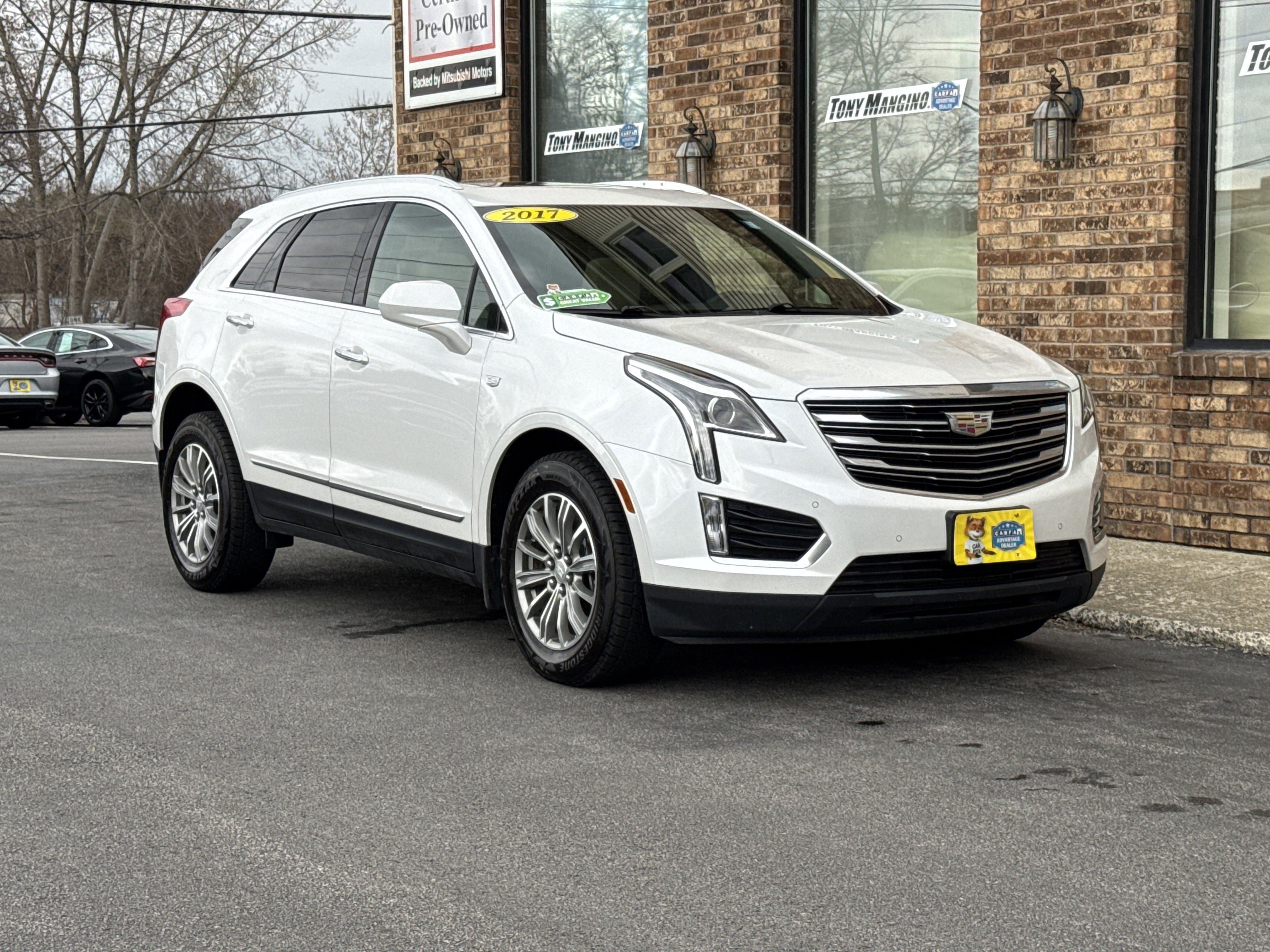 Used 2017 Cadillac XT5 Luxury w/ Driver Awareness Package AWD/4WD image 7