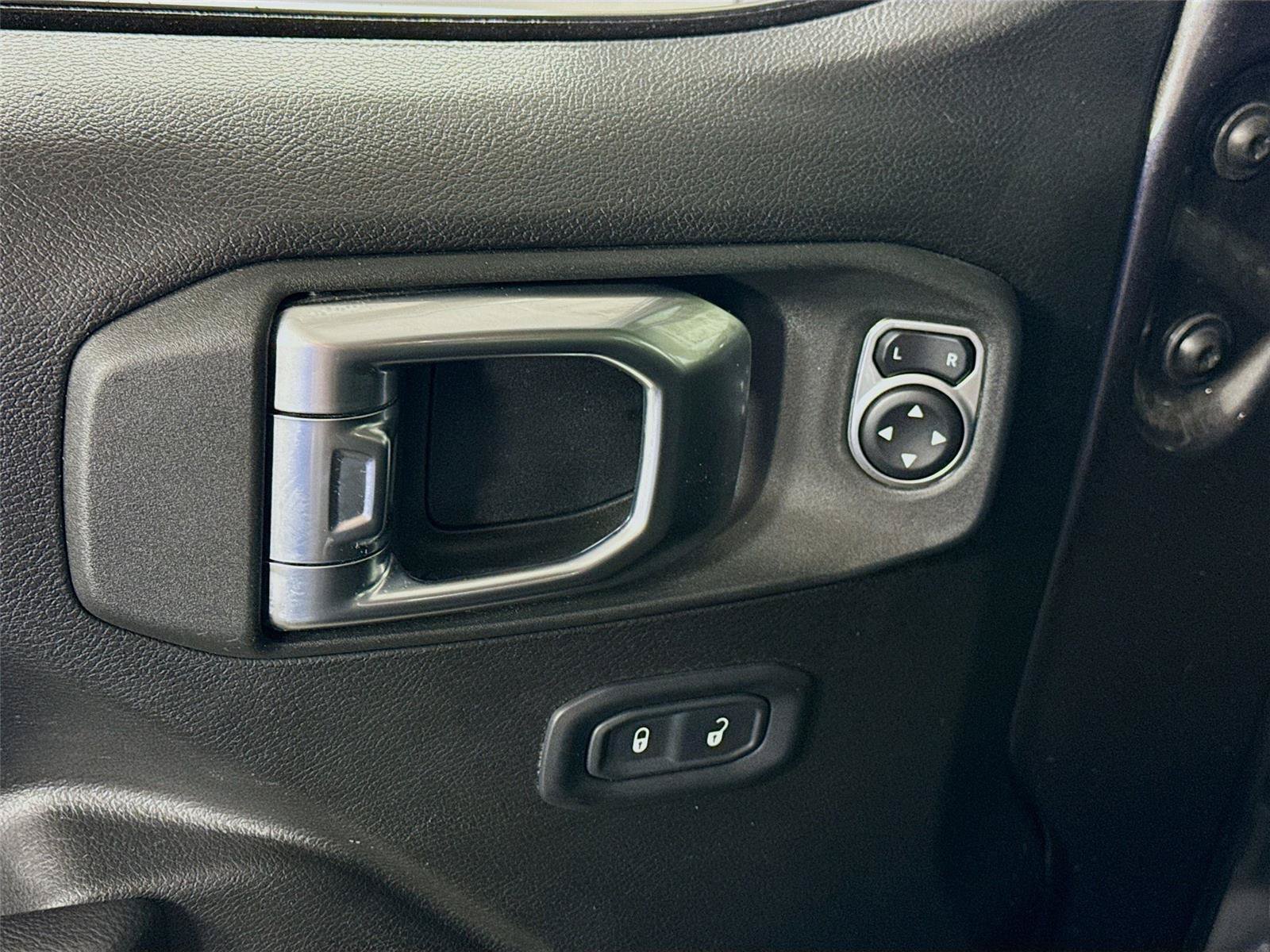 Used 2022 Jeep Wrangler Sport AWD/4WD image 11