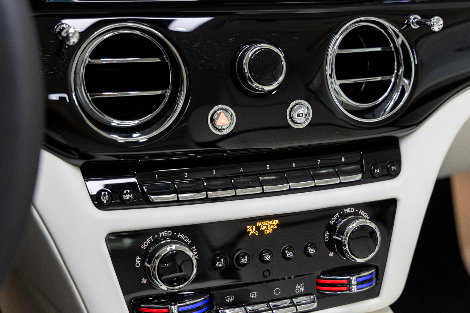 New 2026 Rolls-Royce Spectre image 33