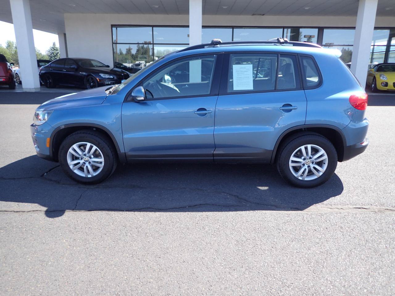 Used 2017 Volkswagen Tiguan S AWD/4WD image 2