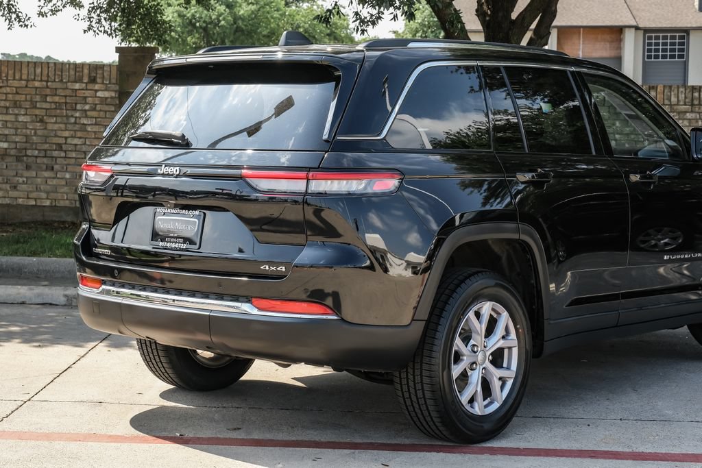 Used 2022 Jeep Grand Cherokee Limited AWD/4WD image 17