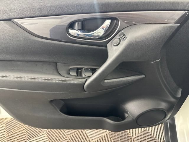 Used 2020 Nissan Rogue SV AWD/4WD image 18