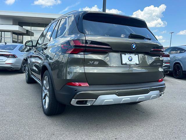 New 2026 BMW X5 xDrive50e AWD/4WD image 3