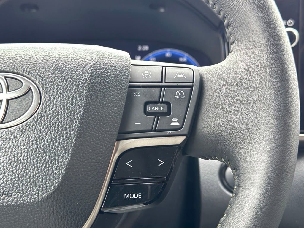 Used 2026 Toyota Camry XLE image 32