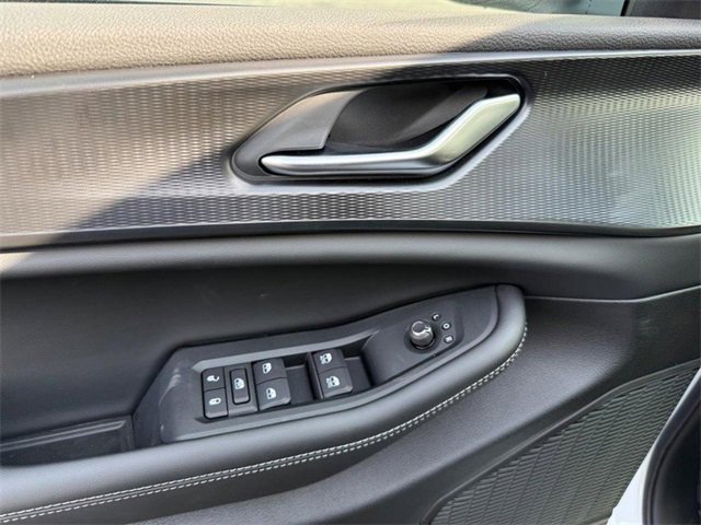 New 2025 Jeep Grand Cherokee L Laredo image 31