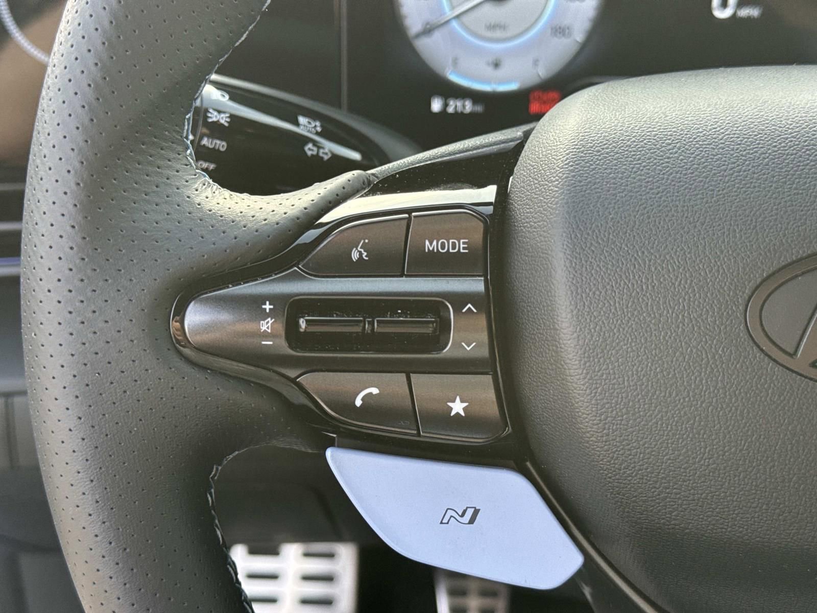 Used 2025 Hyundai Elantra N Base image 20