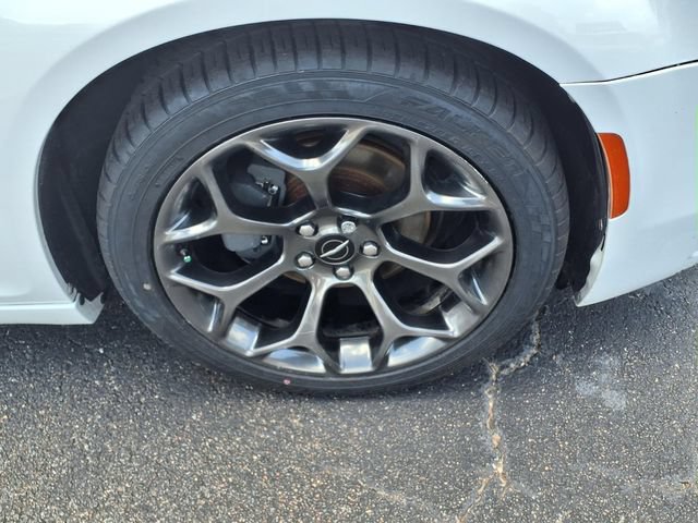 Used 2017 Chrysler 300 S RWD image 8
