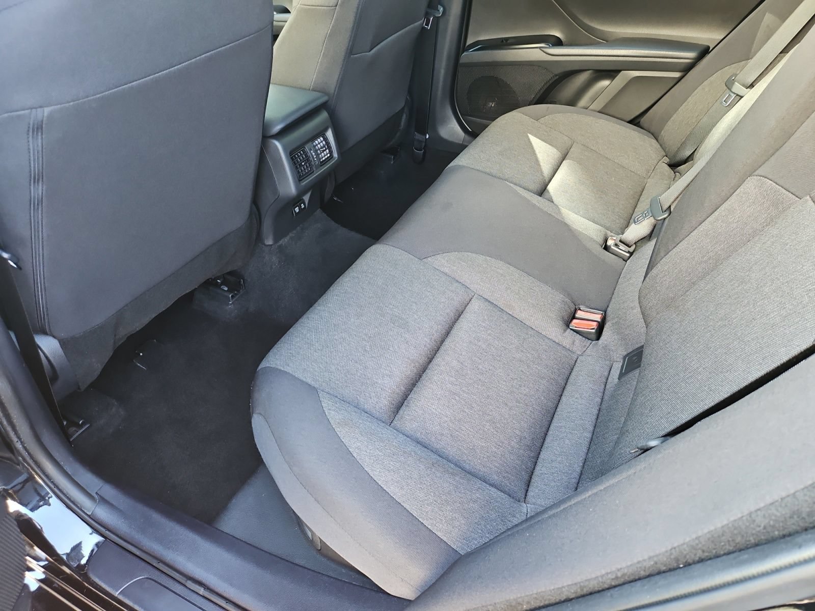 Used 2025 Toyota Camry LE FWD image 33