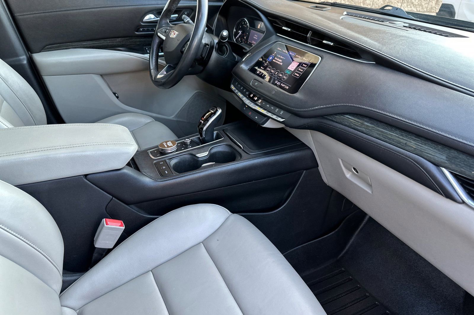 Used 2020 Cadillac XT4 Premium Luxury w/ Driver Awareness Package image 17