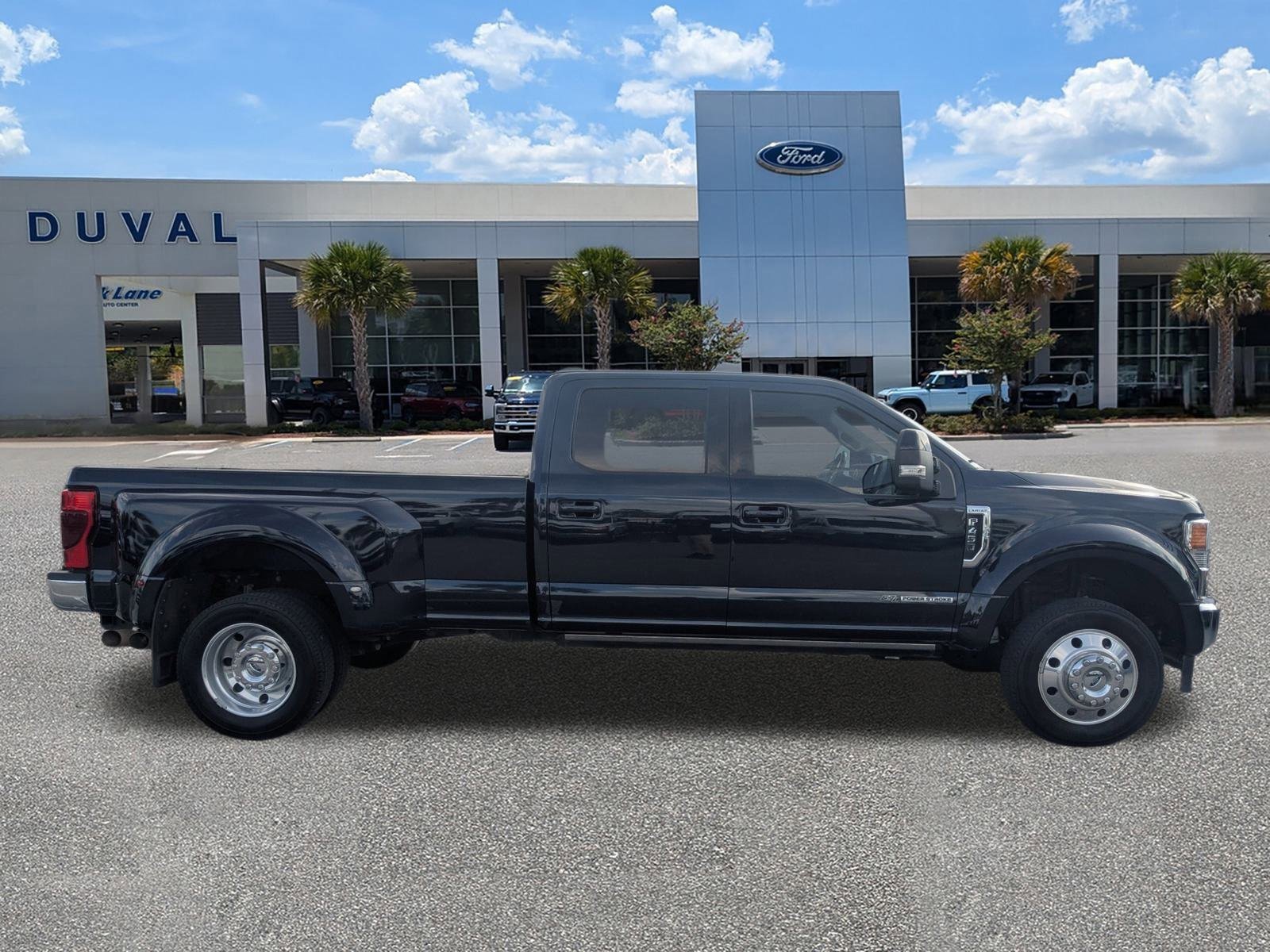 Used 2022 Ford F450 Lariat w/ Lariat Ultimate Package image 3