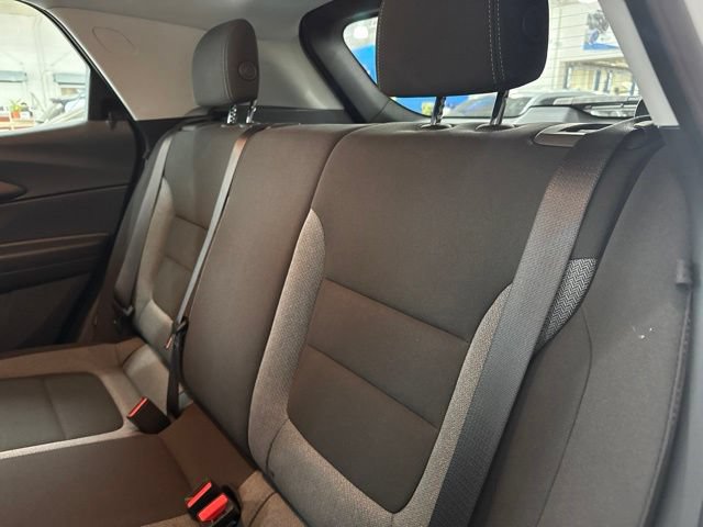 Used 2023 Chevrolet TrailBlazer LS FWD image 19