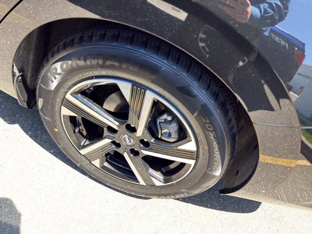 Used 2024 Nissan Sentra SV FWD image 8