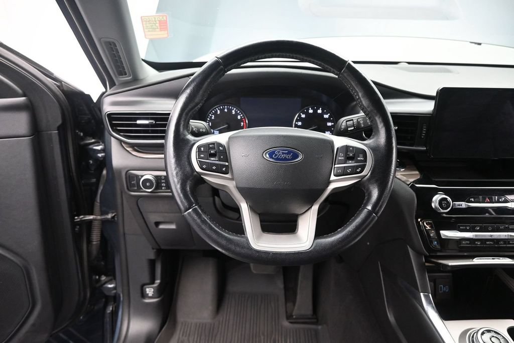 Used 2023 Ford Explorer Limited w/ Equipment Group 301A RWD image 36