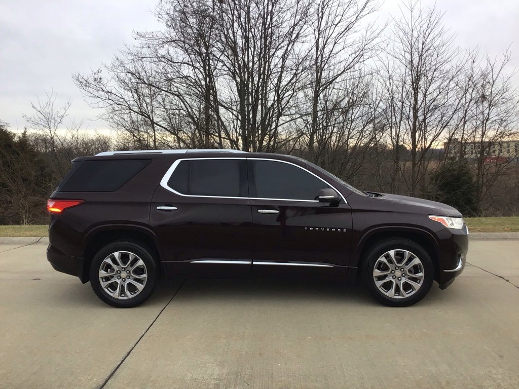 Used 2020 Chevrolet Traverse Premier image 2
