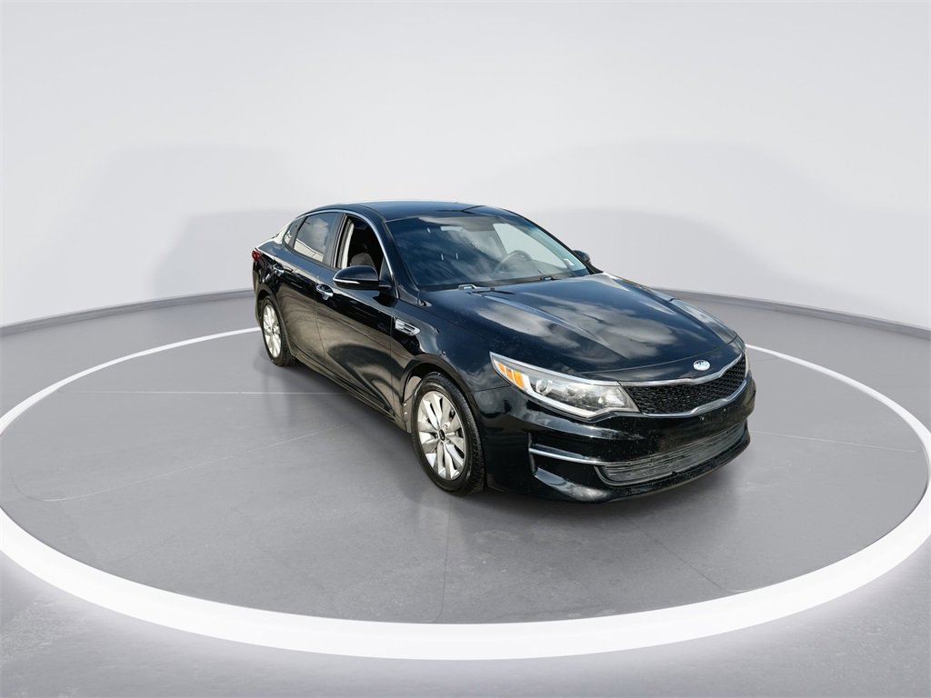 Used 2018 Kia Optima LX w/ Convenience Package image 2