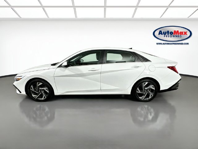 Used 2025 Hyundai Elantra Limited FWD image 9