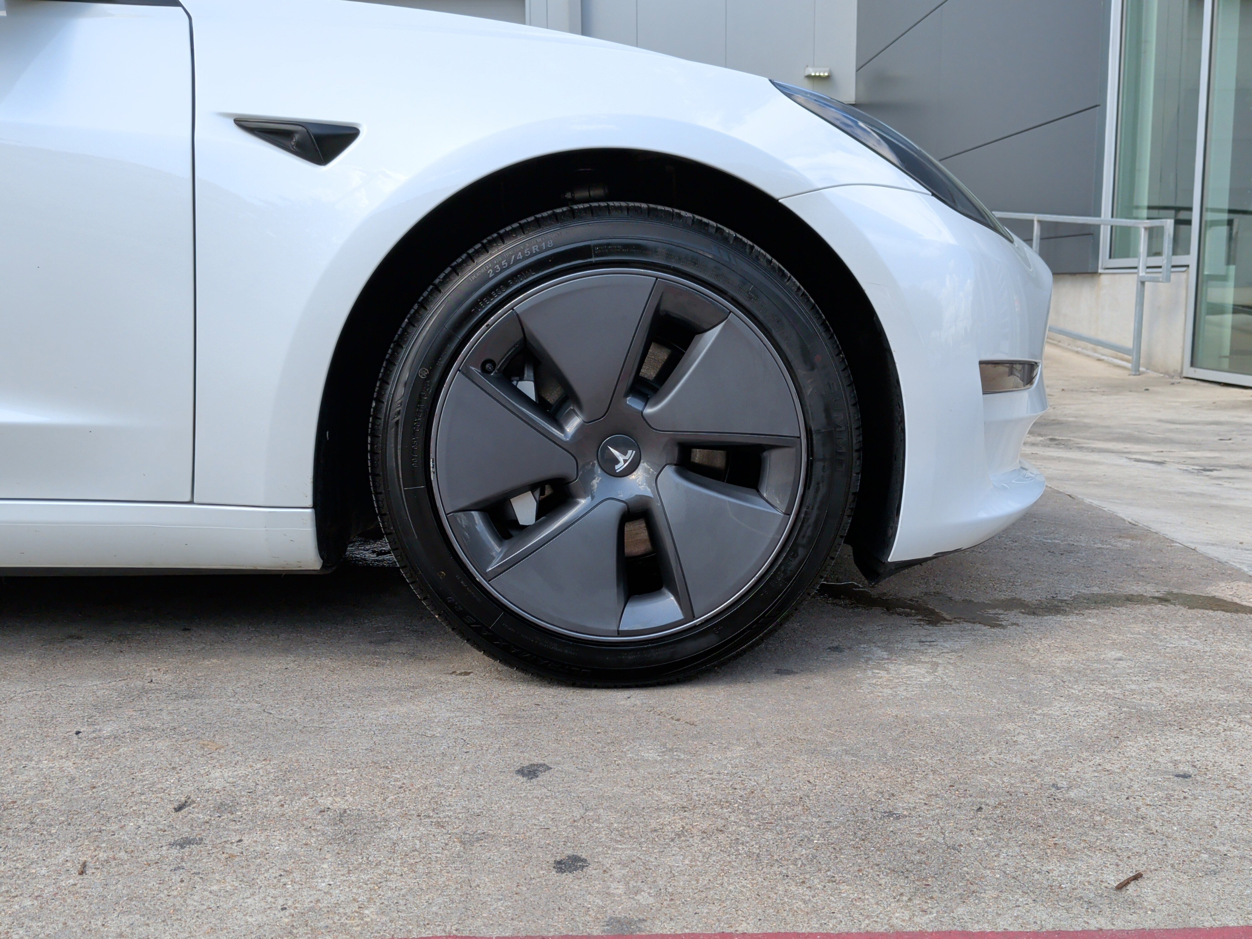 Used 2023 Tesla Model 3 Standard Range image 12