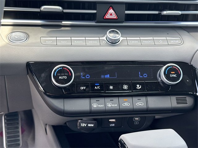 New 2025 Hyundai Elantra SEL image 24