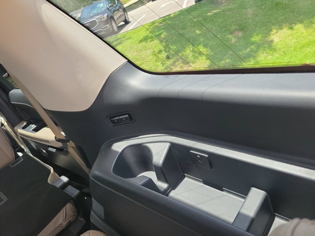 Used 2022 Ford Expedition Limited RWD image 35
