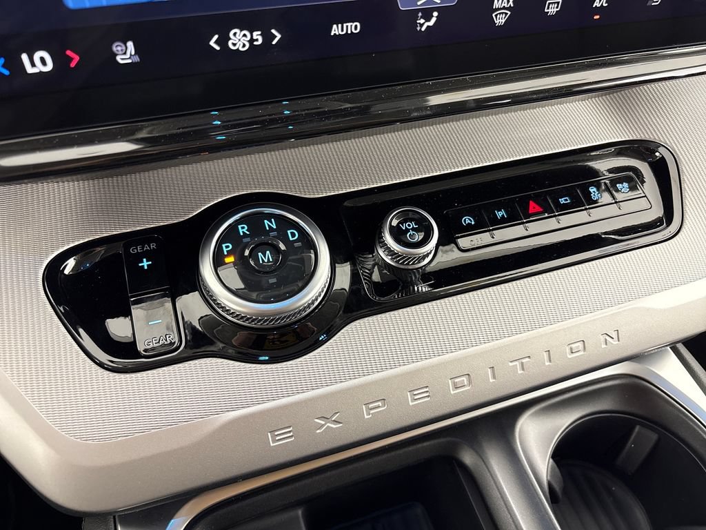 New 2027 Ford Expedition Max Active RWD image 28