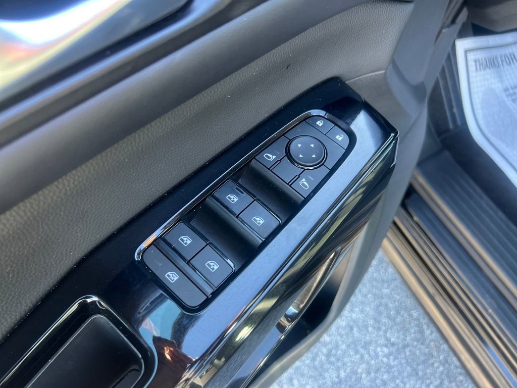 Used 2022 Nissan Pathfinder SV image 12