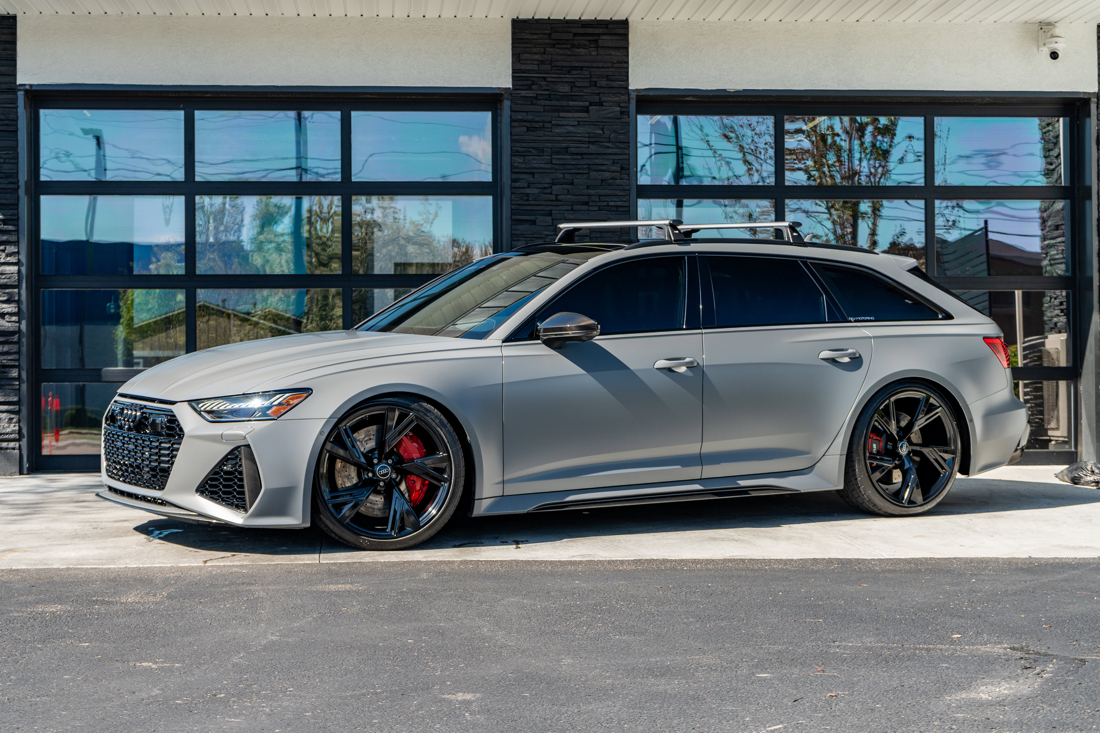 Used 2021 Audi RS 6 AWD/4WD image 2