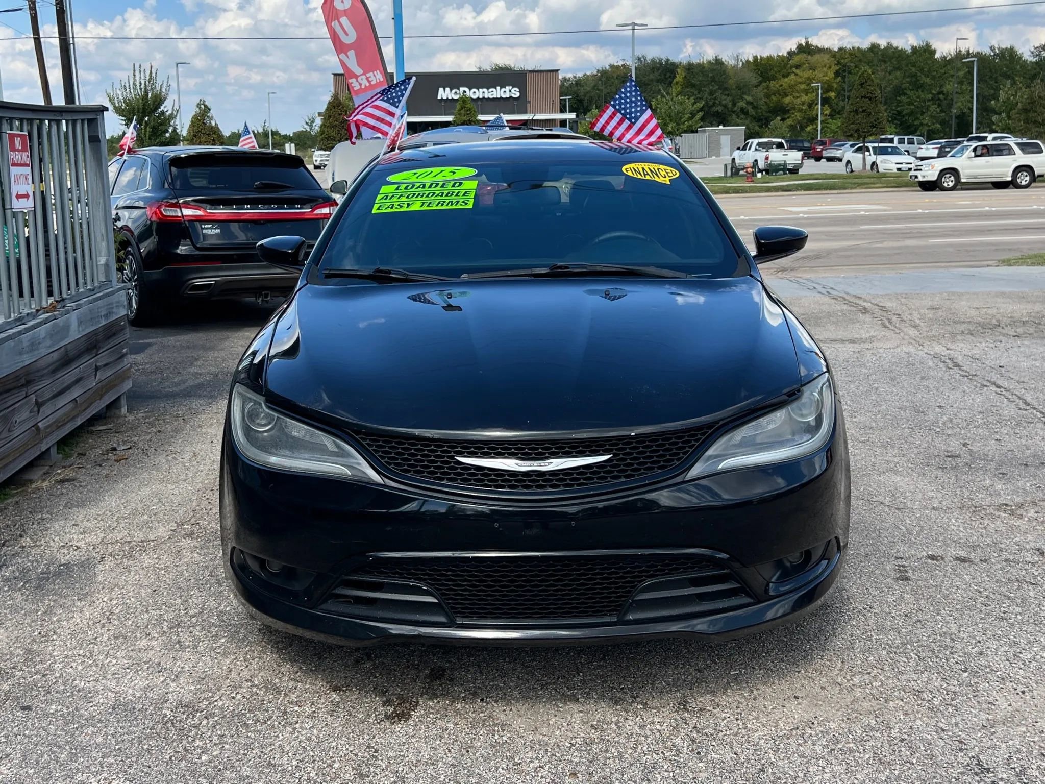 Used 2015 Chrysler 200 S w/ Navigation & Sound Group I FWD image 3