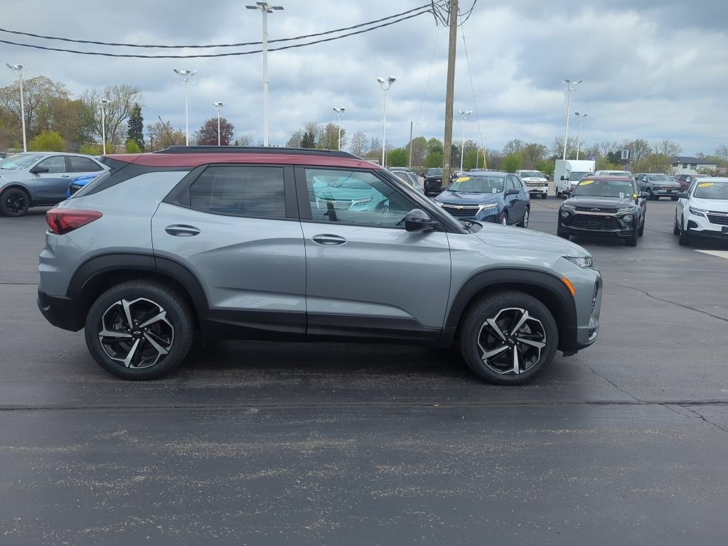 Certified 2023 Chevrolet TrailBlazer RS w/ Sun and Liftgate Package AWD/4WD image 11