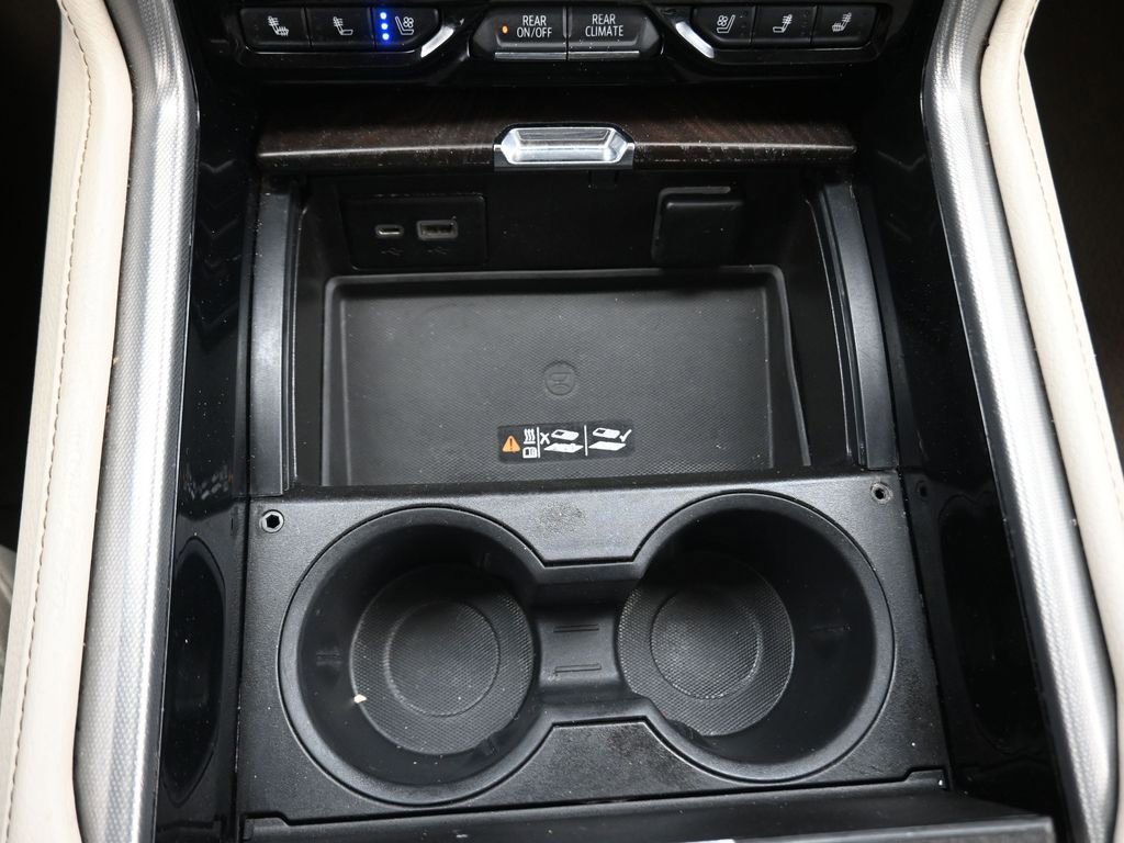Used 2022 GMC Yukon XL Denali AWD/4WD image 9