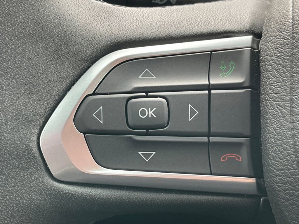 Used 2024 Jeep Compass Latitude AWD/4WD image 19