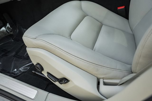 Certified 2024 Volvo S60 B5 Plus w/ Climate Package AWD/4WD image 33