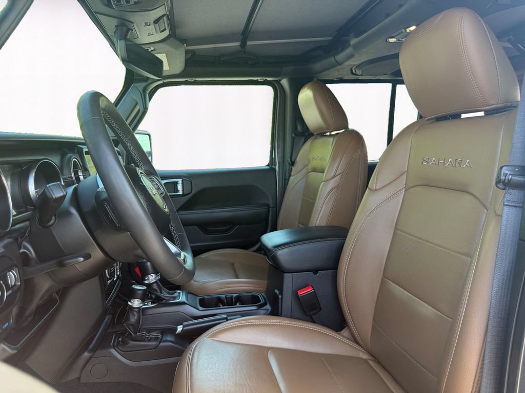 Used 2023 Jeep Wrangler Unlimited Sahara w/ Cold Weather Group AWD/4WD image 9