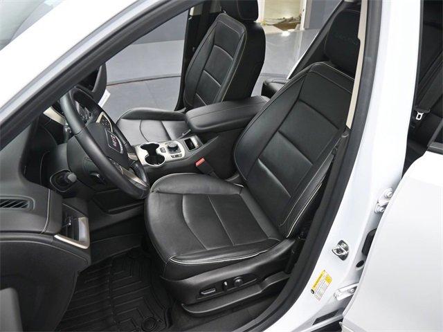 Used 2019 GMC Terrain Denali w/ Advanced Safety Package image 11