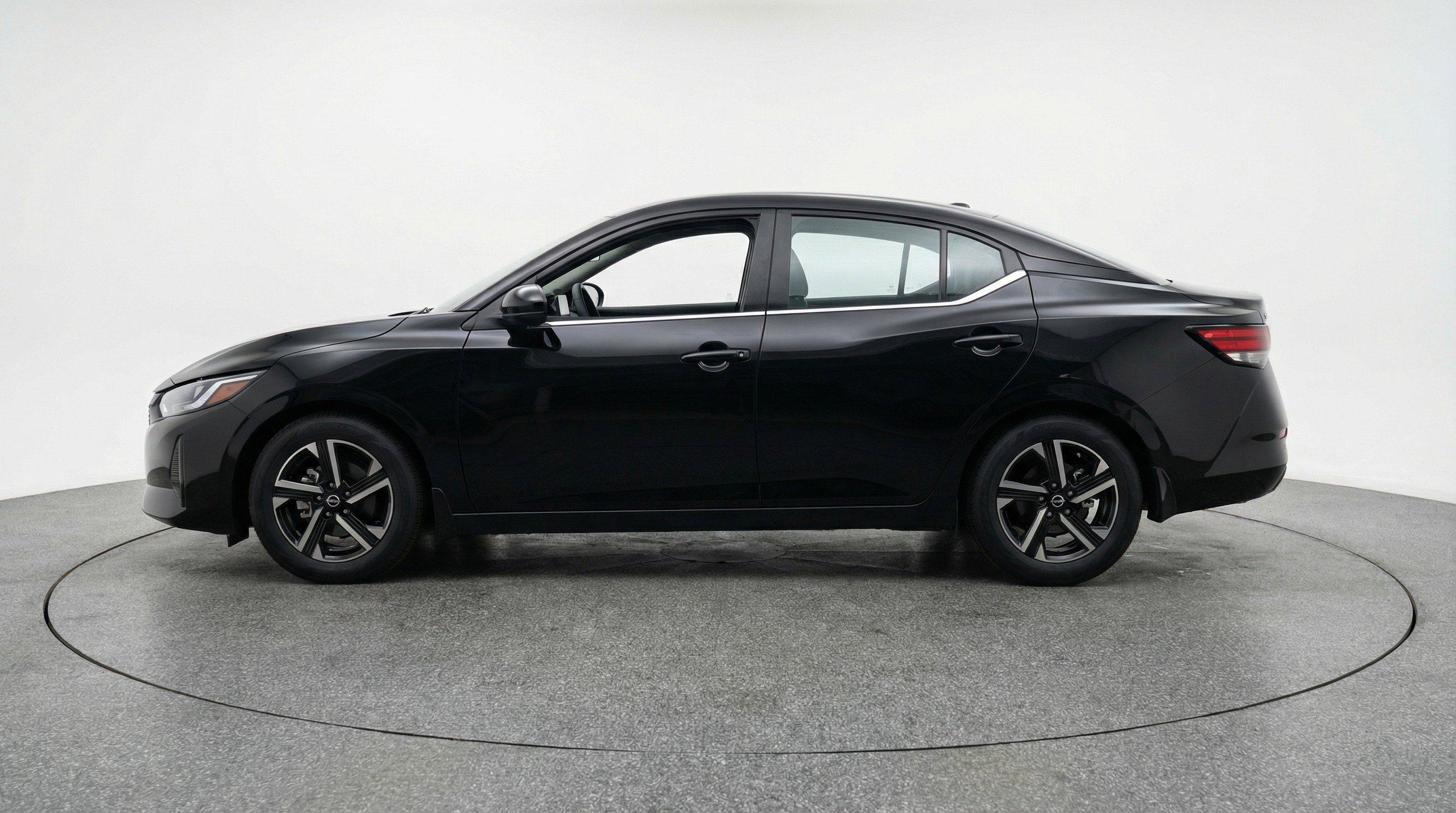 Used 2025 Nissan Sentra SV image 5