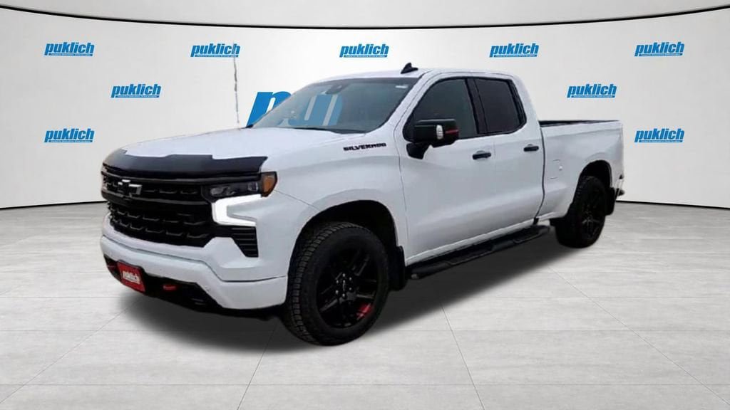 Certified 2024 Chevrolet Silverado 1500 RST w/ Redline Edition AWD/4WD image 4