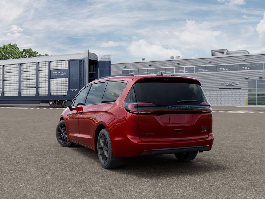 New 2027 Chrysler Pacifica Select AWD/4WD image 4