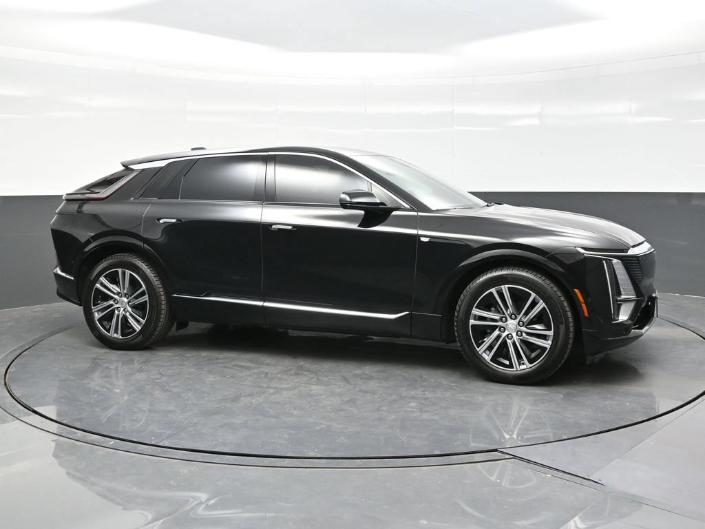 Certified 2024 Cadillac Lyriq Luxury AWD/4WD image 8