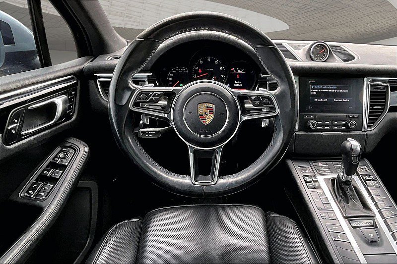 Used 2017 Porsche Macan AWD/4WD image 5