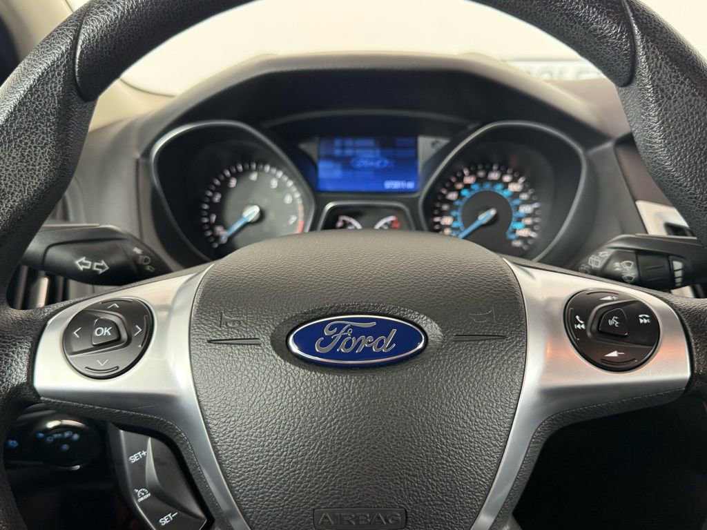 Used 2014 Ford Focus SE w/ SE Winter Package image 19