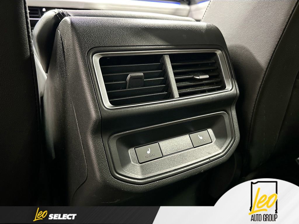 Used 2024 Volkswagen Atlas Cross Sport SEL Premium R-Line image 27