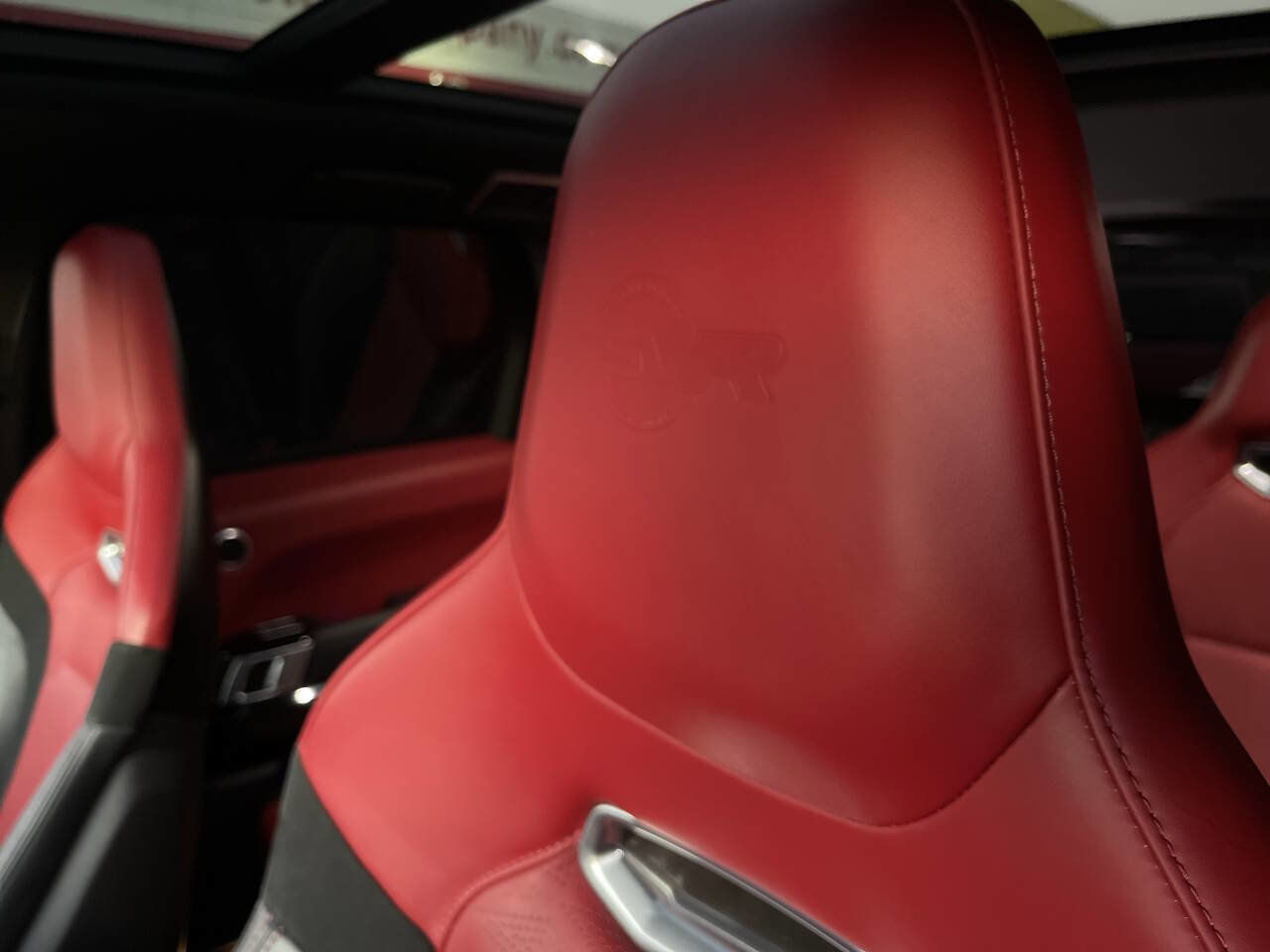 Used 2020 Land Rover Range Rover Sport SVR image 19