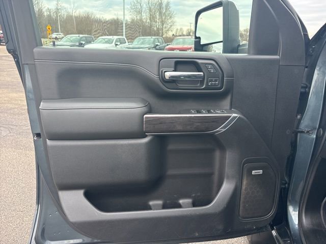 Used 2020 Chevrolet Silverado 3500 LTZ w/ LTZ Premium Package image 9