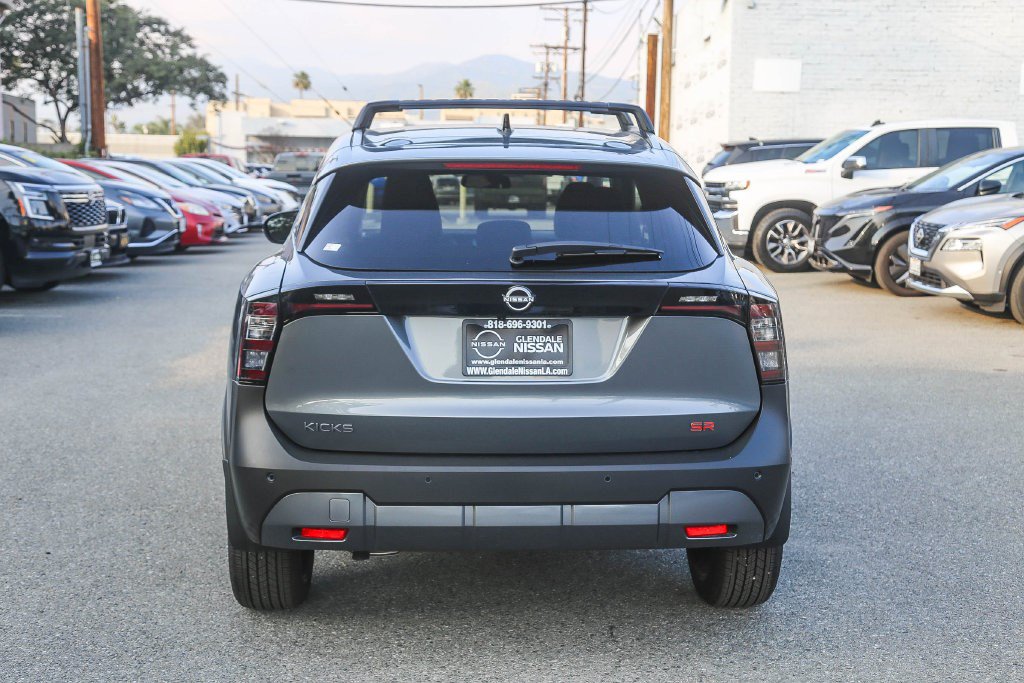New 2026 Nissan Kicks SR w/ Cold Weather Package FWD image 7