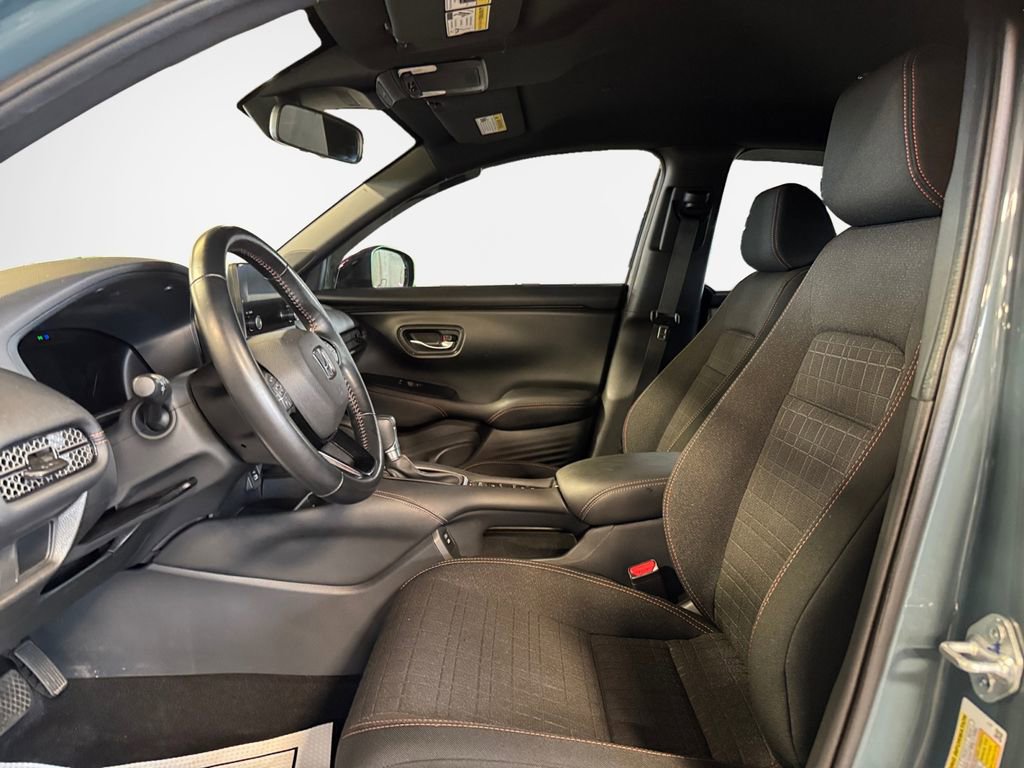 Used 2025 Honda HR-V Sport image 12