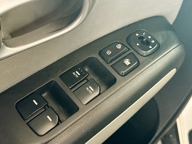 Used 2014 Kia Soul FWD image 17