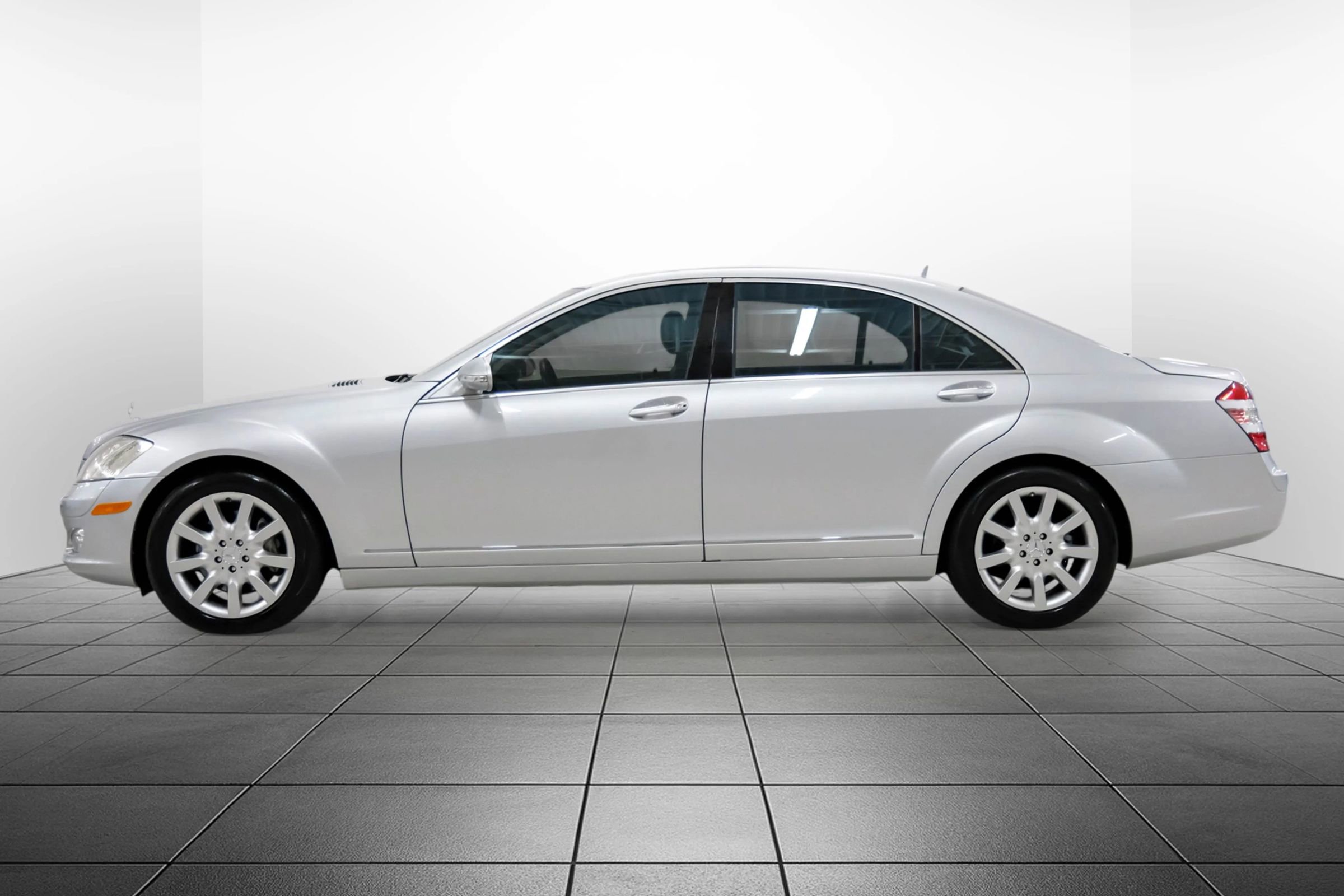 Used 2007 Mercedes-Benz S 550 image 12