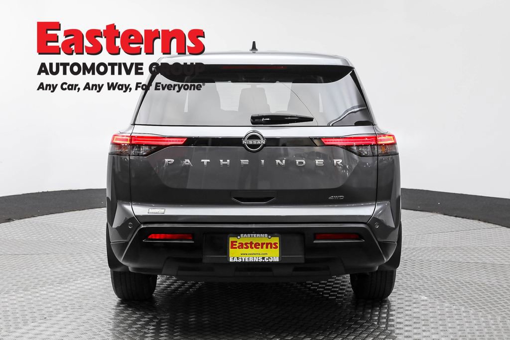 Used 2024 Nissan Pathfinder S image 6