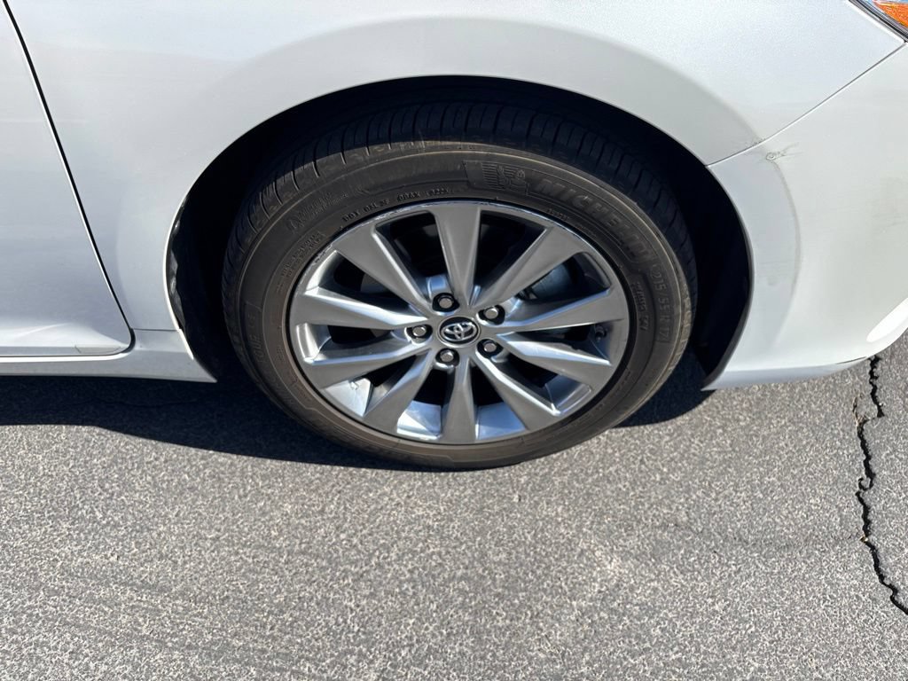 Used 2016 Toyota Camry XLE w/ Moonroof Package FWD image 14